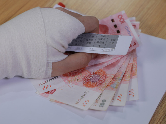 公司不发工资明细触犯哪条法律