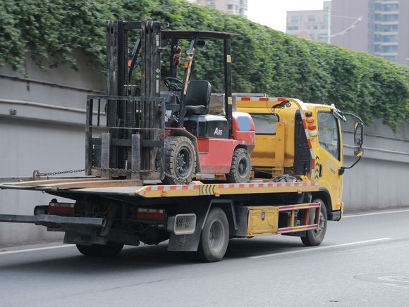 事故车拖车