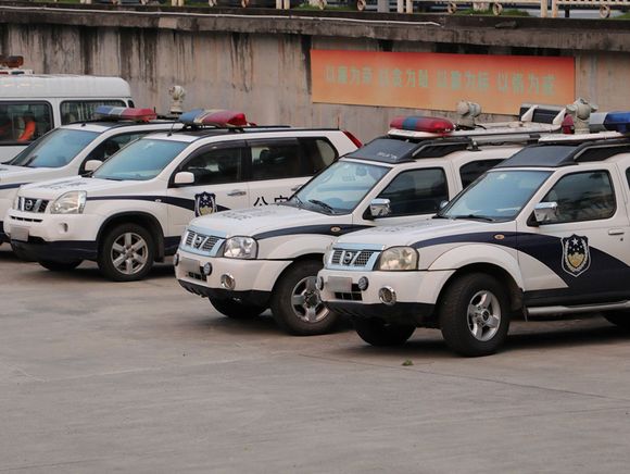 路政人员用私家车查车是否违法