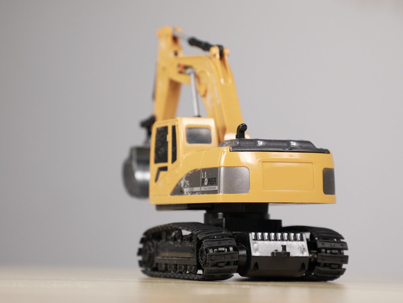 建筑工程合同与承包合同形式有哪些区别