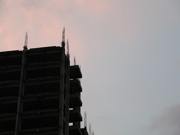 对于个人来说承包建筑工程是否允许