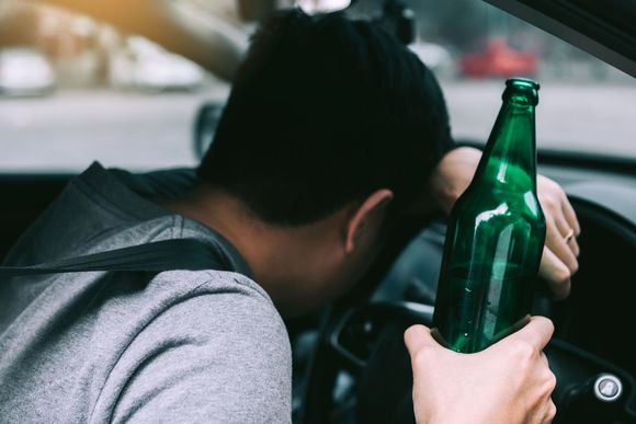 朋友酒驾撞人死一起喝的酒要负责吗