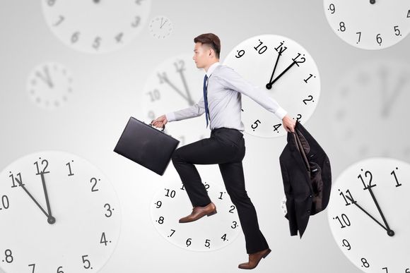 上班前7天没工资合法吗