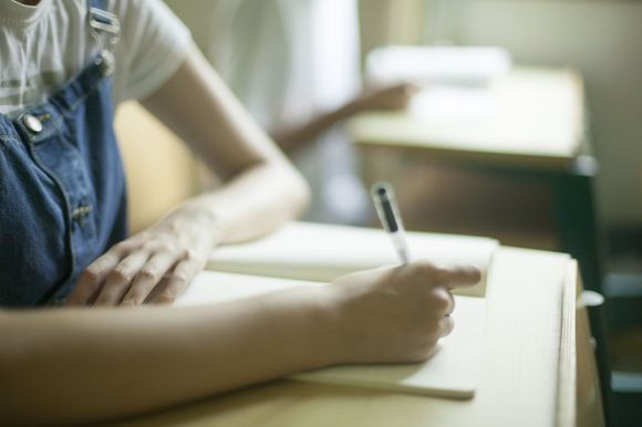 学生在校骨折赔偿标准是什么