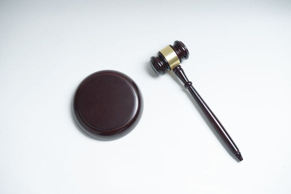 起诉不应诉怎么办