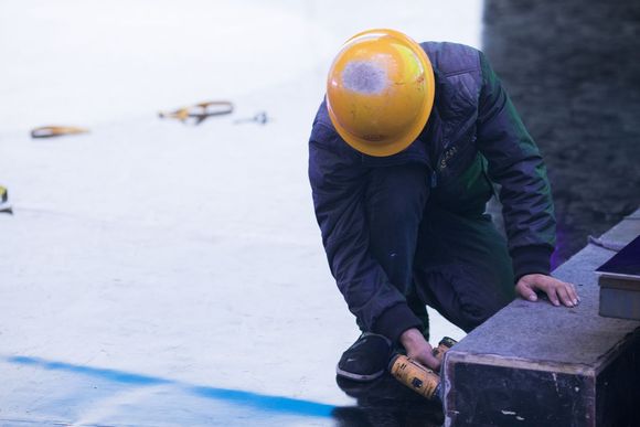 包工头没有施工资质工人出了事故怎么办