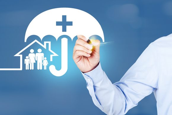 保险生效前一天住院能报销吗