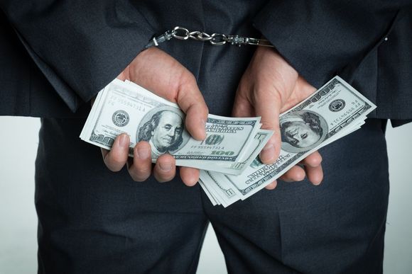 利用疫情诈骗判几年