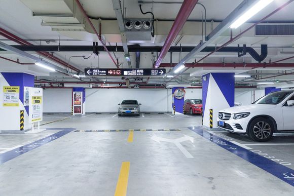 人防工程地下车库开发商能买卖吗，人防工程地下车库可以出租吗