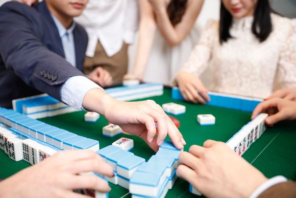 如何匿名举报麻将室