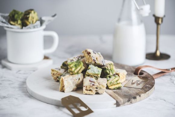 未成年子女的抚养费包括哪些,未成年最新抚养费标准是怎样的