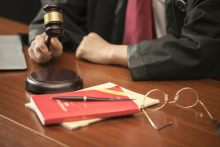 公诉机关如何确保证人出庭作证