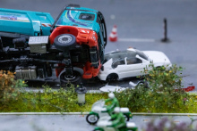 发生交通事故保险公司未勘察现场可以拒赔吗