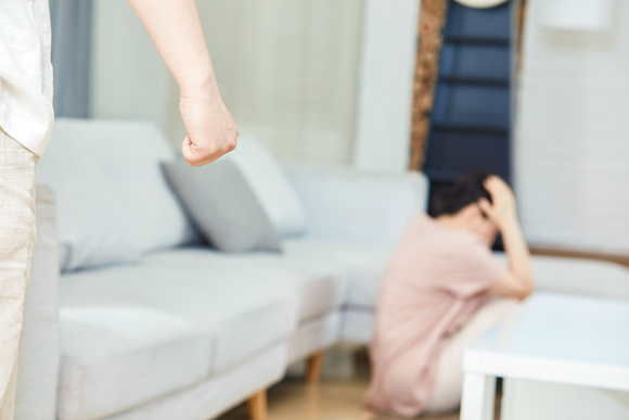 妻子带孩子丈夫不给生活费怎么办