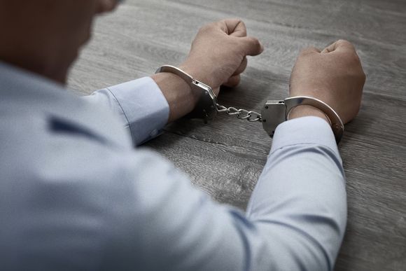 刑事拘留30天后可以转行政拘留吗