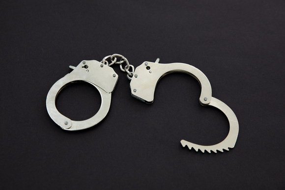 打架报警后拖着对哪一方不利