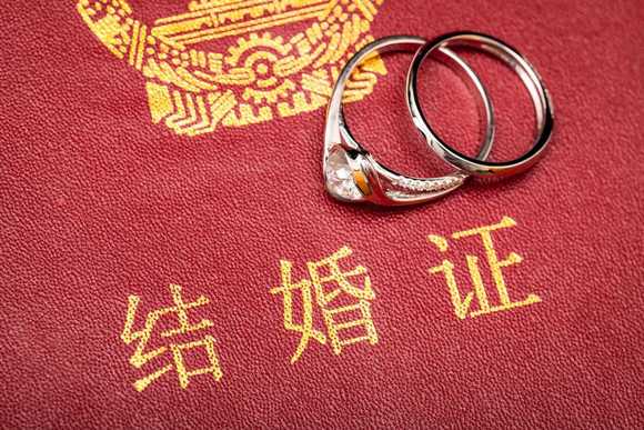 当天办理离婚能拿到证吗