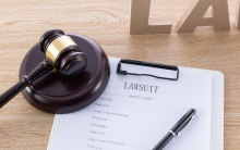 该如何处理离婚诉讼中被告人不出庭的情形