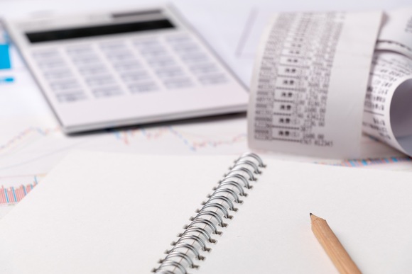 工程老板欠钱不给怎么办