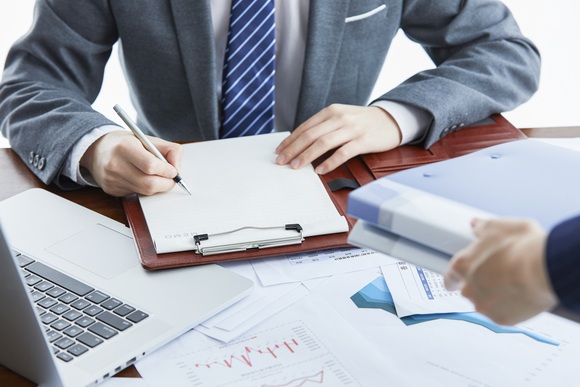 个人签的工程合同有效吗