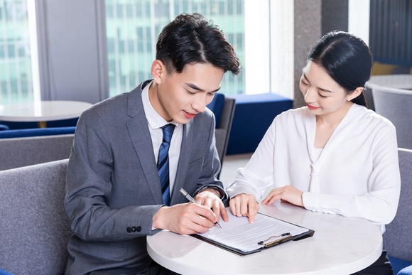 工程合同盖错章了怎么处理掉